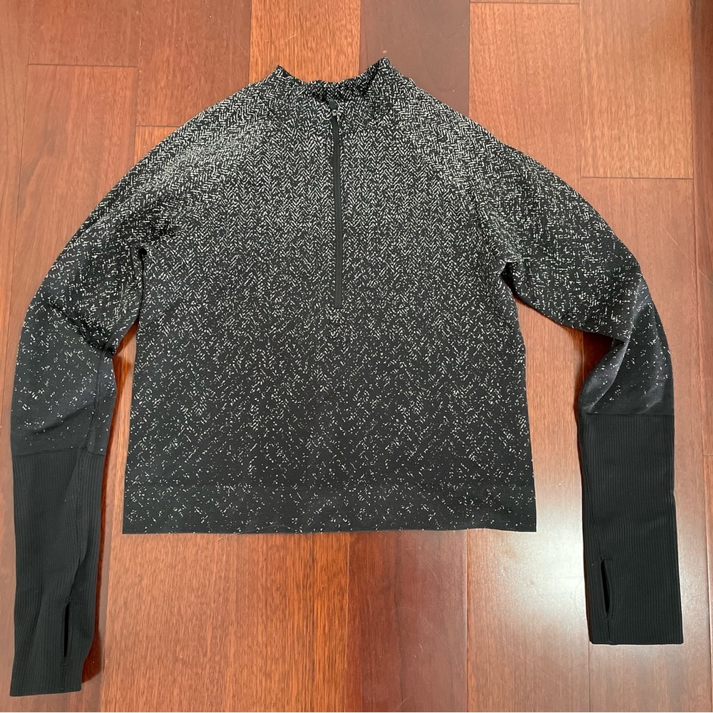 lululemon restless top black and white worn gently size 8